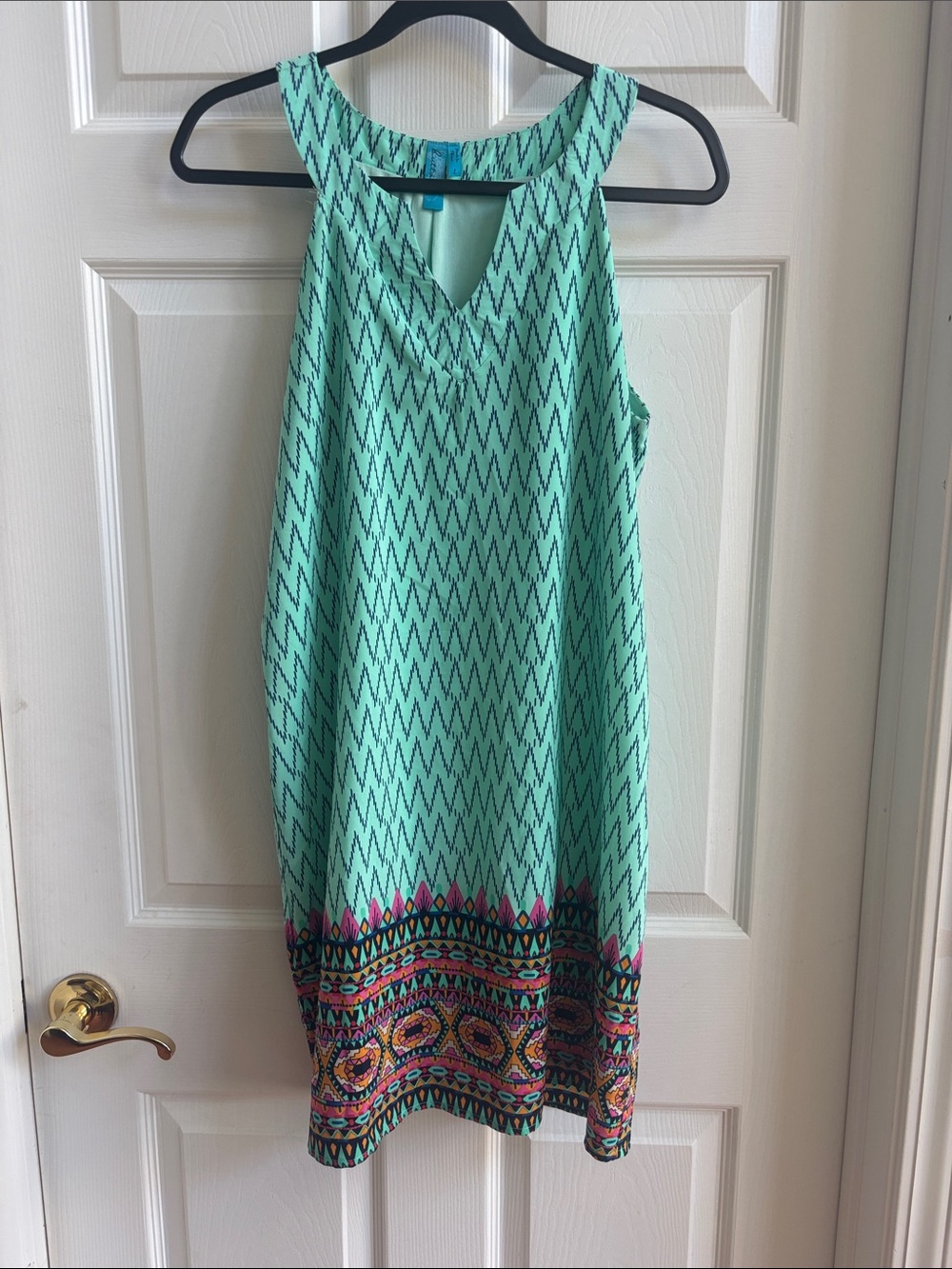 buttons Mint Green Sleeveless Shift Dress with Multicolor Hem